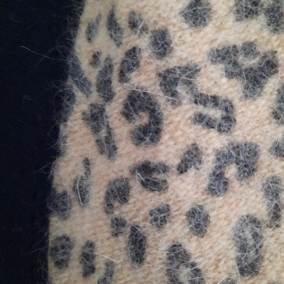Anthropologie Leifsdottir Sweater Blouse with Leopard Print Sleeves - Picture 5 of 7